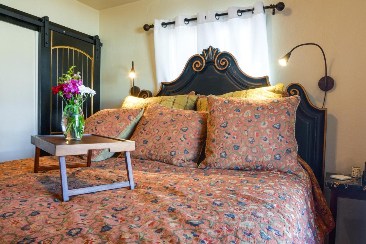 Cozy Adobe Casita 1 Mile To Santa Fe Plaza! Villa Luaran gambar