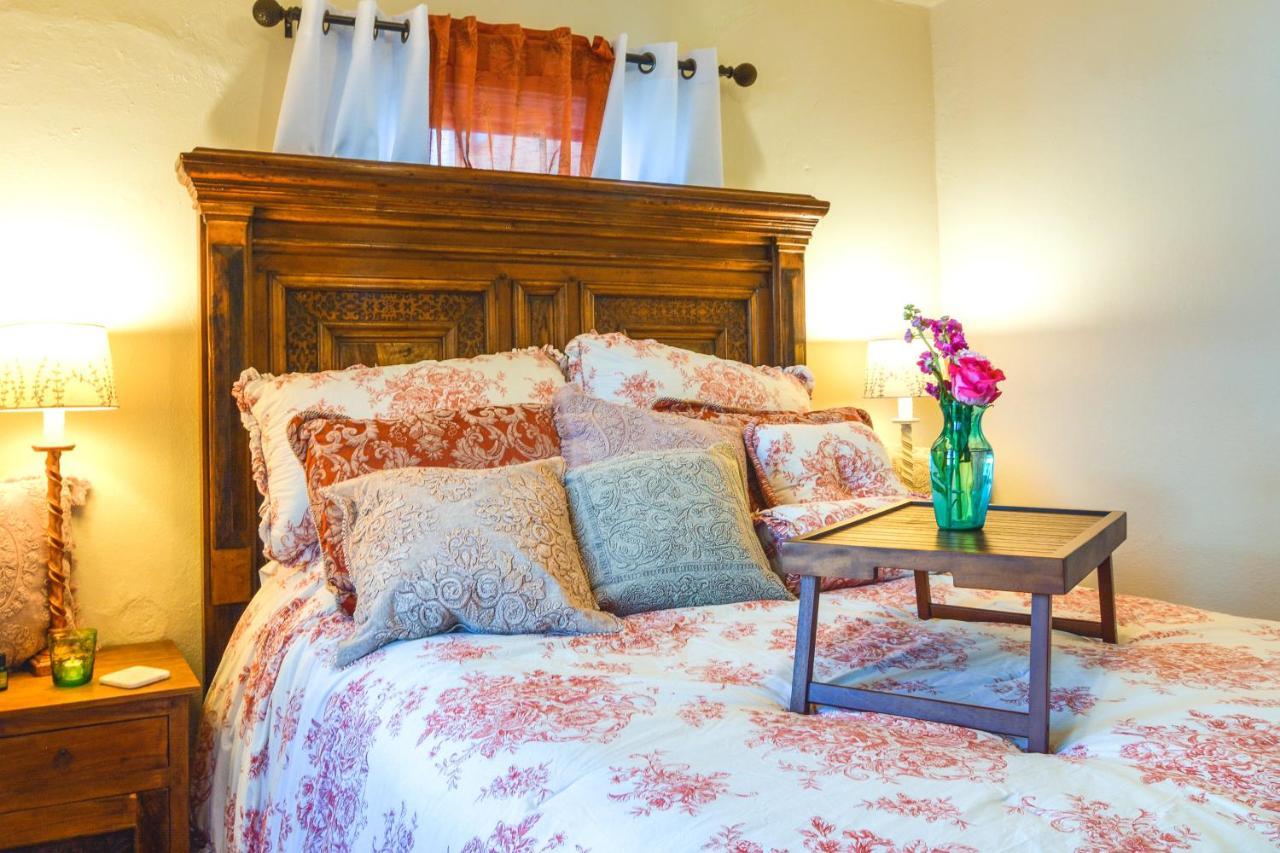 Cozy Adobe Casita 1 Mile To Santa Fe Plaza! Villa Luaran gambar