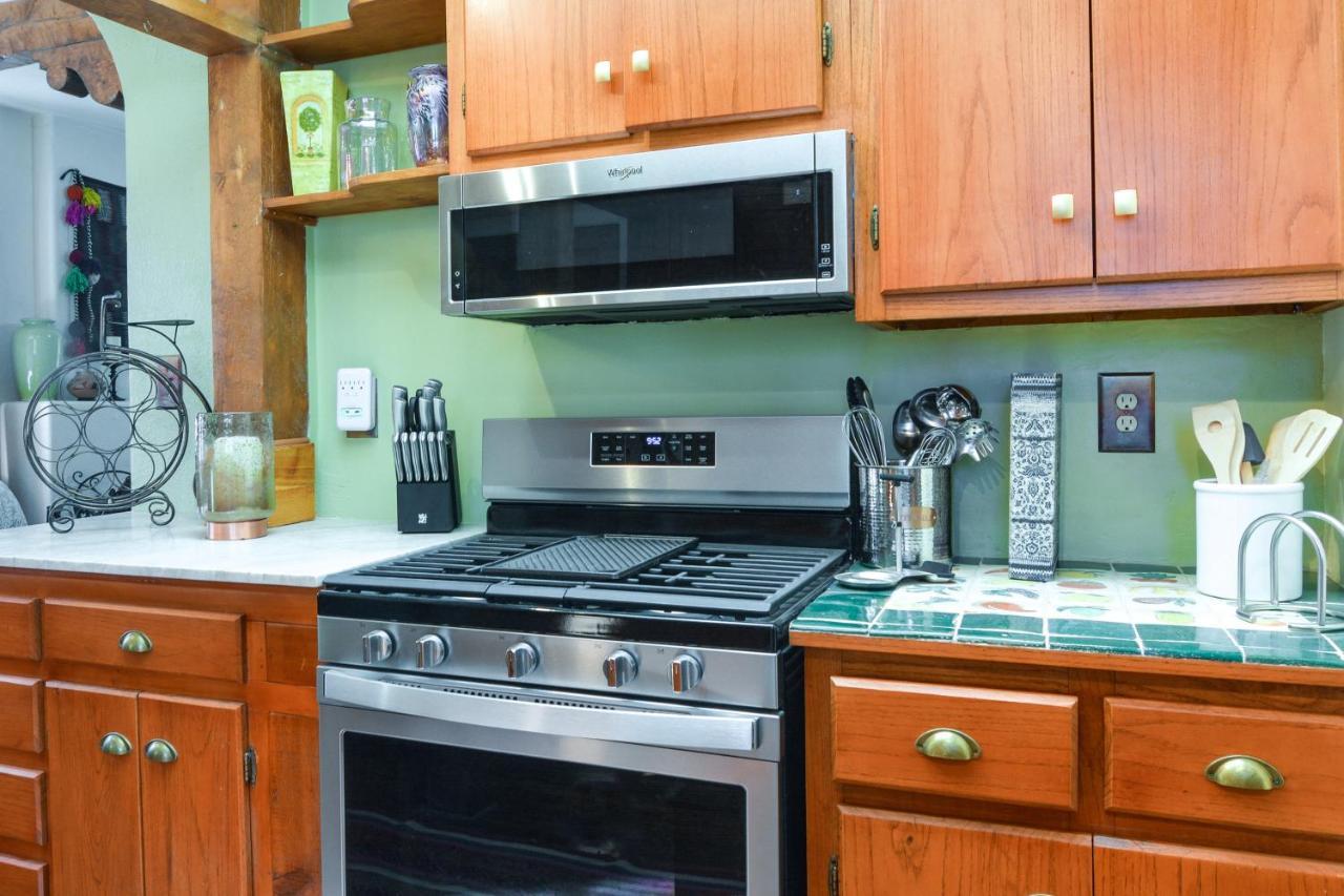 Cozy Adobe Casita 1 Mile To Santa Fe Plaza! Villa Luaran gambar